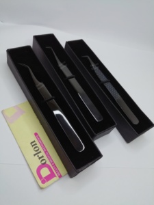 Pince à épiler de précision en acier inoxydable avec pointes fines, pince à épiler à pointe en fibre noire, emballage en boîte, étiquette privée, pince à épiler pour volume - Product Image 2