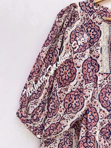 Nouveauté Mini robe longue en coton imprimé à motif floral pour femmes décolleté Hanley avec des cravates en coton Mini robe Elizabeth pour femmes - Product Image 3