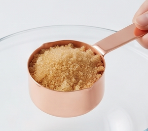 Cuillères doseuses élégantes en cuivre avec manche métallique élégant, outil de cuisine tendance pour des mesures précises en cuisine et en pâtisserie - Product Image 4