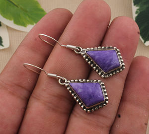 Pendientes de Charoita Natural en Plata de Ley 925, Gema Púrpura Rara con Diseño en Espiral, Engaste de Bisel, Joyería Fina de Lujo con Forma de Gota de Agua, Venta al Por Mayor - Product Image 5