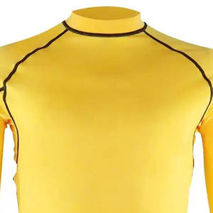 T-shirt de compression premium pour hommes et femmes, respirant, écologique, anti-transpiration, coupe athlétique, pour la gym et l'entraînement - Product Image 5