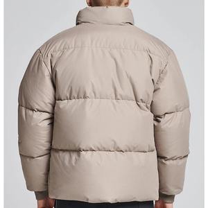 Chaqueta Acolchada Extra Grande para Hombre al por Mayor |   Abrigo Acolchado de Invierno Color Beige Caqui Mate, Fabricante de Ropa Urbana Personalizada al por Mayor - Product Image 3