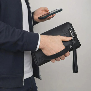 Portefeuilles-clés en cuir faits main, vente en gros, avec une fabrication élégante et un cuir pleine fleur durable, en vente - Product Image 1
