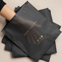 Sacs refermables en plastique givré biodégradable, sacs refermables à glissière mats personnalisés, pochettes d'emballage à fermeture éclair pour le rangement des vêtements