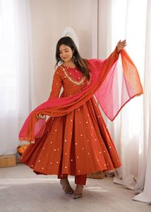 Conjunto de Vestido Anarkali con Pantalón y Dupatta para Mujer, Diseño Elegante, Seda Romana, Corte Amplio, Largo hasta el Tobillo, Sin Arrugas, para Fiestas y Eventos - Product Image 3