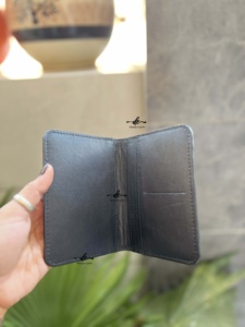 Nouveau porte-passeport en cuir de concepteur en cuir usiné Style de motif occidental Offre Spéciale accessoires de voyage multifonctions uniques - Product Image 6