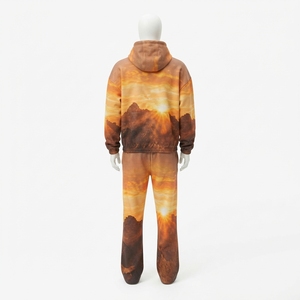 Ensemble de survêtement pour homme avec sweat à capuche zippé et pantalon évasé imprimé paysage orange et marron, streetwear personnalisé - Product Image 4