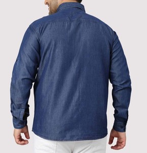 Chemise en jean pour homme à manches longues, coupe classique, boutonnée, en coton, finition délavée - Product Image 4