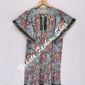 Mini robe maxi d'été en coton à imprimé floral bleu rouge pour femmes, mini robe Elizabeth à encolure hanley pour femmes, nouveauté - Product Image 1