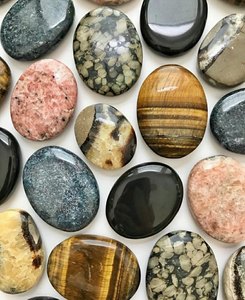 HAMNA AGATE HM-PS-001 Polished Oval <b>Crystal</b> Stones Set Rainbow Agate Amethyst Lapis Lazuli Tiger Eye Reiki <b>Coaster</b> Feng Shui Art - Product Image 5