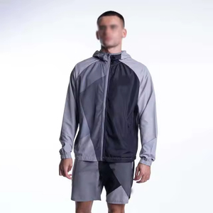 Ensemble coupe-vent léger et imperméable - Veste et short tendance pour le printemps, toutes tailles - Ensemble coupe-vent et short - Product Image 2