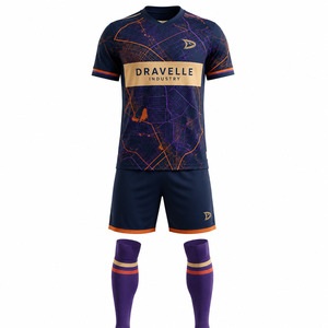 Ensemble de maillots et shorts de football personnalisés en polyester à séchage rapide, série sport d'équipe, col en V, vente en gros - Product Image 1