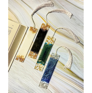 Marque-page en résine époxy naturelle, meilleur cadeau pour les amateurs de livres, au prix le plus bas, avec boucle et paillettes bleu ciel, marque-page artisanal en résine. - Product Image 5