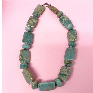 Collier en résine fait main pour femmes, design tendance sur le thème de l'art, bijoux de mode indiens pour filles - Product Image 1