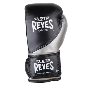 Guantes de Boxeo Cleto Reyes de 10 Oz, de Cuero, con Cordones y Correa Ajustable para la Muñeca - Product Image 2