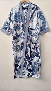 Peignoir Kimono Décontracté en Coton Imprimé Floral Fait Main pour Femme – Vêtement de Nuit Sexy en Coton Respirant et Écologique - Product Image 4