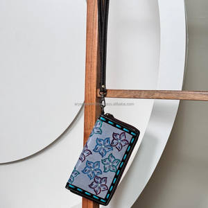 Nouveau concepteur à la main usiné sculpture pochette femmes portefeuille élégant fleur Multi utilisations à la main usiné portefeuille Vintage pochette - Product Image 2