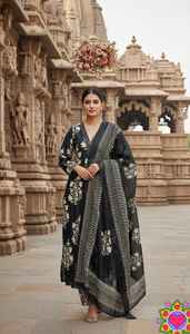 Ensemble Salwar Kameez ethnique indien en rayonne lourde avec broderie miroir en papier Nake et imprimé, accompagné d'un dupatta en coton - Product Image 6