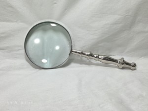 Loupe de poche en métal argenté antique, loupe décorative de bureau vintage, cadeau d'entreprise haut de gamme, accessoire de bureau - Product Image 1