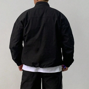 เสื้อแจ็คเก็ตกันลมน้ำหนักเบาสำหรับผู้ชาย รุ่นลำลอง ระบายอากาศได้ดี ทำจากไนลอน  ปี 2026  พร้อมโลโก้แบบกำหนดเอง  แฟชั่นฤดูใบไม้ผลิ  ทรงปกติ  ป้องกันลม - Product Image 4