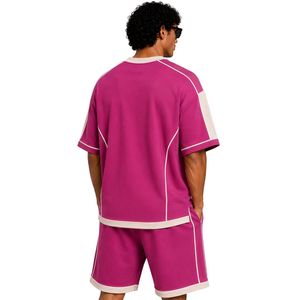 Ensemble T-shirt et short oversize rose fuchsia pour homme avec empiècements contrastants beiges, logo personnalisé, col rond, style streetwear décontracté, vente en gros - Product Image 2