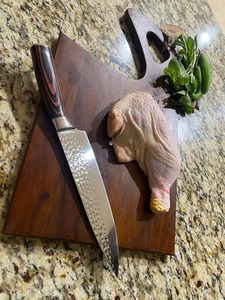 Cuchillo de Chef Ambidiestro Extra Afilado, Hecho a Mano, Ecológico, con Hoja de Acero Inoxidable, Mango de Madera y Funda de Cuero - Product Image 6