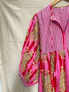 Vestido Maxi de Algodón Casual y Moderno de la Mejor Calidad, con un Estilo Holgado y Cómodo para Usar en Verano y Primavera, Disponible para la Venta - Product Image 4