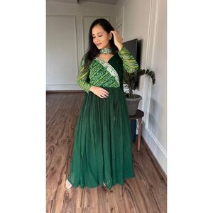 Diseñador Premium Readymade Kurtis Colecciones Moda bordada Ropa India pakistaní para adultos Impresión dibujada a mano - Product Image 1