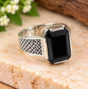 Bague en argent onyx noir, bague statement pour homme, bague rectangulaire avec pierre noire, bijoux en argent de style vintage, cadeau audacieux pour lui - Product Image 3