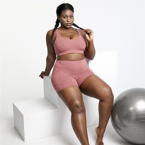 Conjunto deportivo corto de diseño personalizado para mujer, para yoga, gimnasio, entrenamiento, con cintura elástica, talla grande, conjunto de sujetador deportivo y pantalones cortos. - Product Image 2