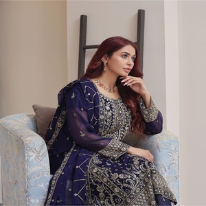 Vente en gros Bin Hameed indien pakistanais Designer Maxi 3 pièces en mousseline de soie Salwar Kameez robe originale de marque lourde pour tenue de fête - Product Image 2