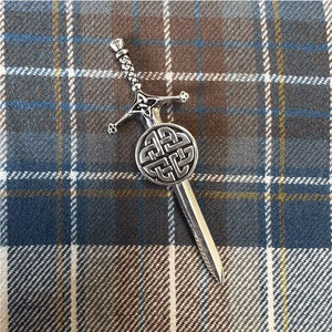Pin para Kilt con Nudo Celta, Metal de Alta Calidad para Kilt de Tartán, Decorativo para Trajes Escoceses de las Tierras Altas - Product Image 3