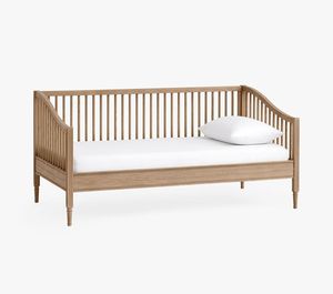 Lit de repos traditionnel en teck avec dossier à tiges courbées et structure en bois massif - Product Image 1