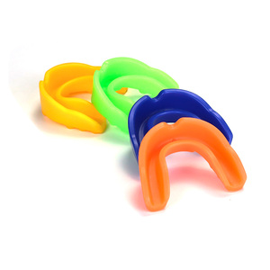 Protège-dents sportif multicolore personnalisé en EVA de qualité alimentaire, thermoformable, pour adultes, boxe, MMA, rugby, arts martiaux - Product Image 1