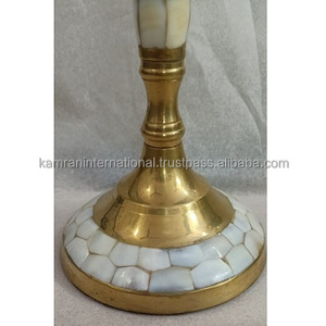 Bougeoir de créateur de style religieux en laiton poli ensemble maison et mariage décoratif trois pièces modèle artisanat en métal - Product Image 4