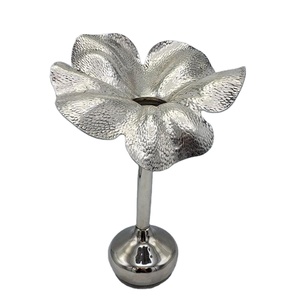 Pot de fleur en métal de style floral maison hôtels décoration intérieure artisanat Vase à fleurs décoratif grand pilier Vase de sol vente chaude - Product Image 1