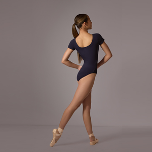 Leotardo Elegante Negro sin Mangas de Poliéster para Mujer, Ropa de Baile para Entrenamiento y Actuaciones - Product Image 4