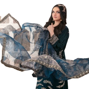 Colección de Terciopelo de Lujo con Bordado Pesado Tawakkal Vol MINAKARI, Ropa de Fiesta Pakistaní al por Mayor para Adultos, Temporada de Bodas - Product Image 1