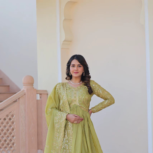 ชุด dupatta กับงานเย็บปักถักร้อยสีทองสีชมพูและสีเขียวบดเรียงตามลำดับและชุดงานปักหลายชุดกับ dupatta - Product Image 1