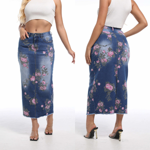 Falda Larga Vaquera Azul Vintage Casual para Mujer con Estampado en la Cadera, Ajuste Ceñido, Abertura Trasera, Ideal para Otoño/Invierno/Verano - Product Image 5