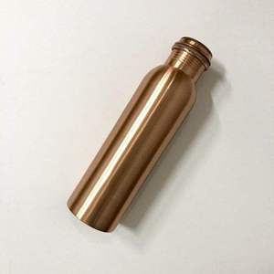 Ensemble de bouteilles d'eau en cuivre moderne SOFIYA CRAFT avec deux tasses martelées gravées, vaisselle de voyage portable et réutilisable - Product Image 3
