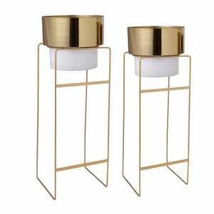 Maceta colgante decorativa de metal dorado de alta calidad con estructura de alambre para balcón o sala de estar - Product Image 2
