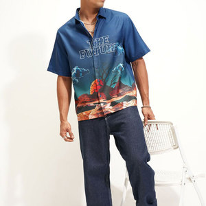 Chemise décontractée pour homme à manches courtes bleue, col rabattu, imprimé popeline, respirante, avec logo frontal, style hawaïen pour la plage - Product Image 4