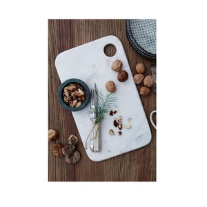 Planche à découper en marbre artisanale, fabriquée en pierre naturelle, pour accessoires de cuisine haut de gamme et cuisine maison - Product Image 4