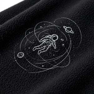 Sweat à capuche noir en coton épais pour homme, imprimé personnalisé motif astronaute, avec poche kangourou et ajustable - Product Image 5
