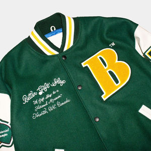 แจ็คเก็ตเบสบอลแบบกำหนดเองคุณภาพสูงสำหรับผู้ชาย แจ็คเก็ตบอมเบอร์แบบวาร์ซิตี้ ผ้าซาติน ปักลายเชนิลล์ กระเป๋าปัก  แบบสวมใส่ได้ในฤดูหนาว - Product Image 4