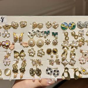 Exquisito Juego de 36 Pares de Elegantes Pendientes de Perlas con Formas Geométricas Florales para Mujer, Accesorio Versátil - Product Image 2