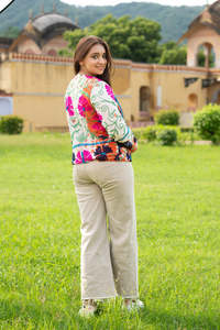 Veste brodée vintage Suzani pour femmes, artisanat traditionnel fait main, manches longues, vêtements bohèmes tendance - Product Image 2