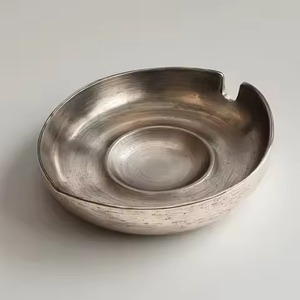 Cendrier en métal durable pour usage quotidien, porte-cendres coupe-vent pour l'intérieur et l'extérieur, utilisation sur table - Product Image 3