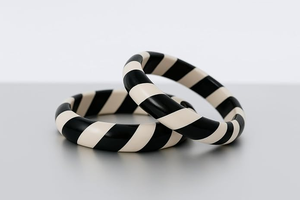Bracelets en résine rayée plaqués platine - Faits main écologiques FAIZA CRAFT, bijoux ajustables en perles d'eau douce imprimés sur mesure - Product Image 4